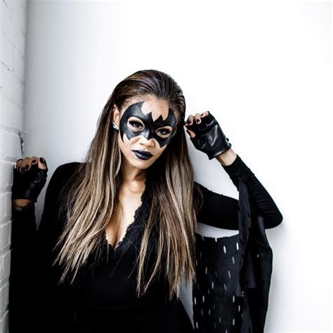 30 Cute and Unique Halloween Costume Ideas for Women 2019 | Batman kostüm selber machen, Batman ...