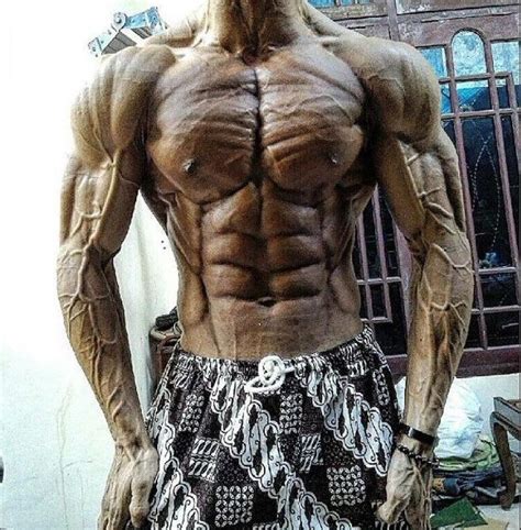 EXTREME PHYSIQUE: Is This Bodybuilder Too Ripped? - Generation Iron Fitness & Strength Sports ...