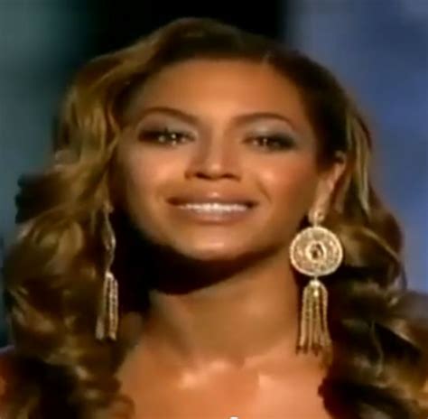 Diva Devotee: Beyonce- "Halo" live at NAACP