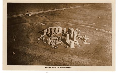 www.Sarsen.org: Stonehenge Aerial Photo from the South West