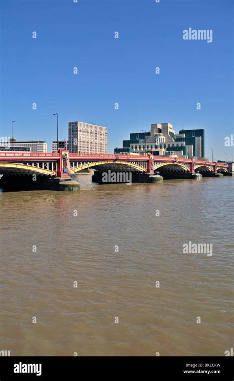 MI6 Building and Vauxhall Bridge, Vauxhall Cross, London, United Kingdom Stock Photo - Alamy