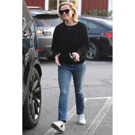 Svantaggio commettere noioso celebrities wearing veja sneakers ...