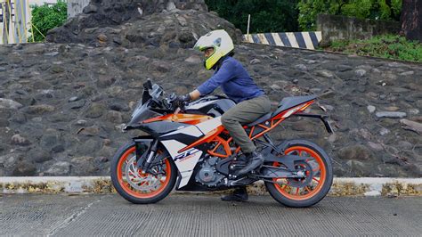 2018 KTM RC 390: Review, Price, Photos, Features, Specs