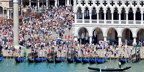 Ab 2023 verlangt Venedig als erste Stadt der Welt eine Eintrittsgebühr ...