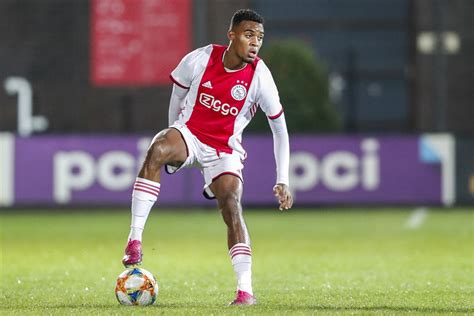 Gravenberch blij met kansen: “Hoe het er nu naar uitziet, blijf ik gewoon” - Ajax1.nl