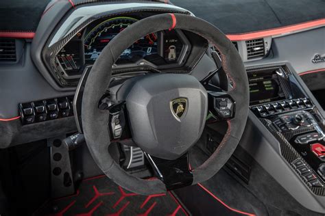 Lamborghini Aventador SVJ will make you green with envy - CNET