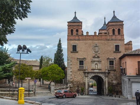 Gates, Bridges and the Toledo city walls - Toledo Sensations Private Tours