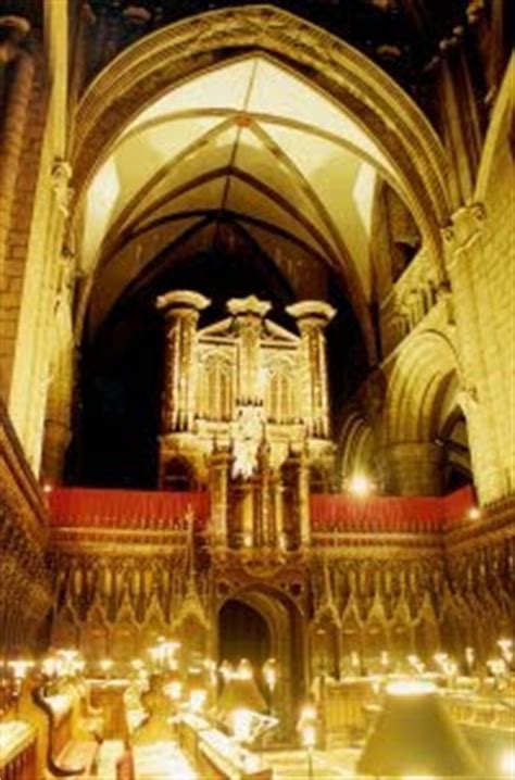 PIPE ORGANS: Gloucester Cathedral organ