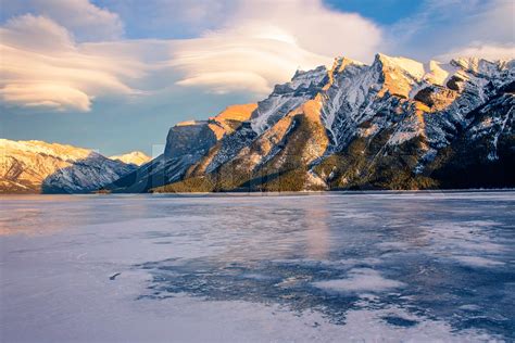 Lake Minnewanka and Mount Girouard in Winter, Banff National Park ...