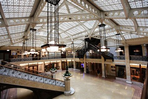 Rookery Building Interior Chicago Illinois Editorial Stock Image - Image of ironwork, industrial ...