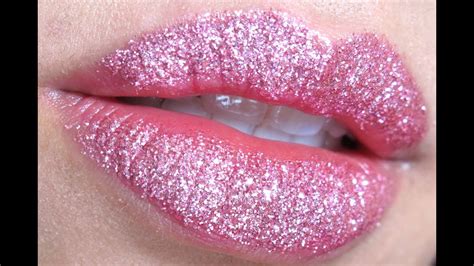 Pretty Pink Glitter Lips - YouTube