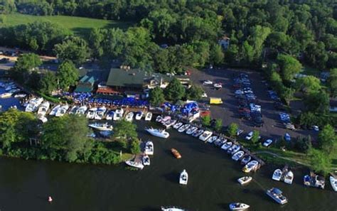 Lord Fletcher's Lake Minnetonka, MN | The Ski Monster