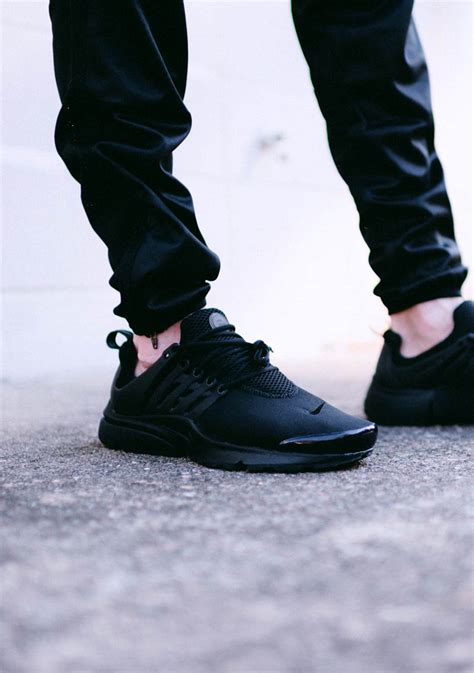 NIKE Air Presto Triple Black | SOLETOPIA