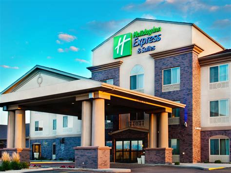 Pet-Friendly Hotels in Sheldon, Iowa | Holiday Inn Express & Suites Sheldon