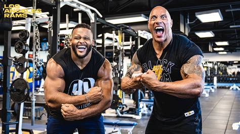 WORKOUT PHOTOS: Rams DL Aaron Donald goes pound-for-pound with The Rock during workout