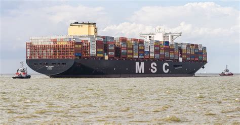 „MSC Gülsün“: Das größte Containerschiff der Welt hat in Bremerhaven angelegt