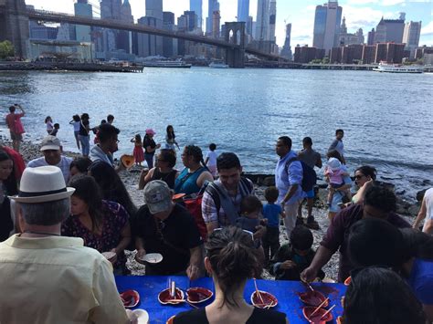 A New Brooklyn Tradition: Aarti Hindu Lamp Ceremony At Brooklyn Bridge Park - Bklyner