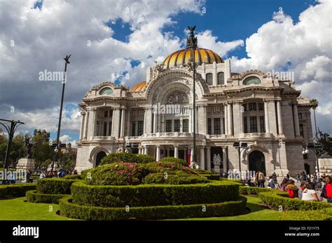 Palacio de Bellas Artes art museum and opera house Mexico City Federal District DF North America ...