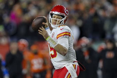 2022 NFL MVP Odds Tracker - Mahomes Wins His Second