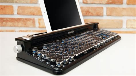 Fineday Retro Bluetooth Typewriter Keyboard pairs with up to three devices » Gadget Flow