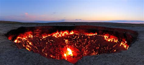 Natural gas crater in the Karakum desert, Turkmenistan. [OC] [4025x1846] : r/EarthPorn