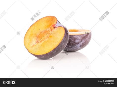 Sliced Red Blue Plum Image & Photo (Free Trial) | Bigstock