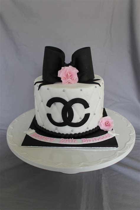 Chanel Birthday Cake | Chanel cake, Chanel birthday cake, Birthday cake ...