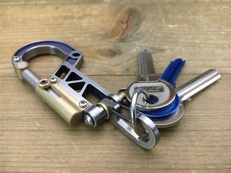 Titanium Bolt Carabiner Keychain-Clip / Mix-25V