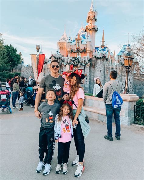 Disneyland Tips for Families | life and style | The Girl in the Yellow Dress