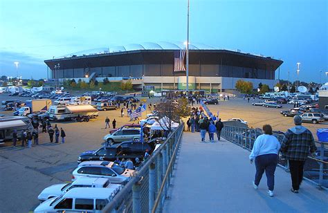 On This Date: Detroit Lions Played Their First Game At Silverdome