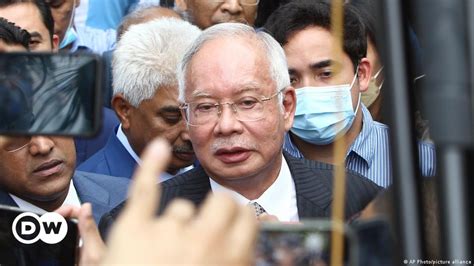 Former Malaysian PM Najib Razak sent to prison – DW – 08/23/2022