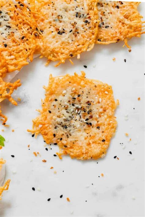 Homemade Parmesan Cheese Crisps (5g protein!) - The Cheese Knees