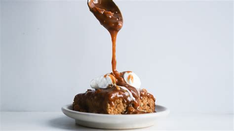 Sticky Figgy Pudding And Walnut Toffee Sauce Recipe