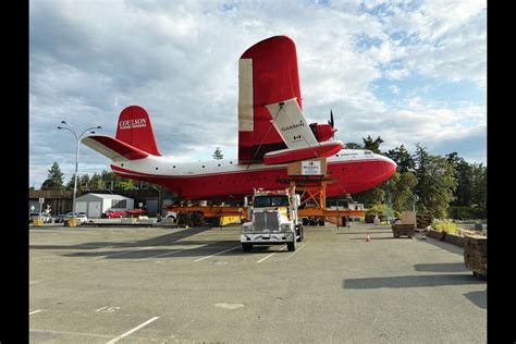 Hawaii Martin Mars arrives at new home - Tri-City News