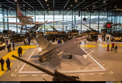 Airport Overview - Airport Overview - Museum, Memorial at Soesterberg - Nationaal Militair ...