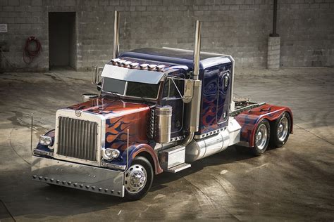 1992 Peterbilt 379 Transformers Optimus Prime stunt truck