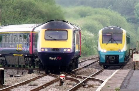 Bendy train 2 | Whitland , the summer Saturday HST exits lef… | Flickr