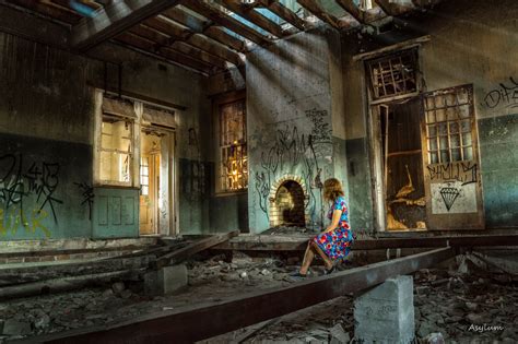 Brisbane Urbex: Abandoned Mental Hospital & Asylum with No Floorboards - Extreme Urbex