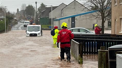 UK weather: Hundreds of homes still without power after Storm Gerrit ...