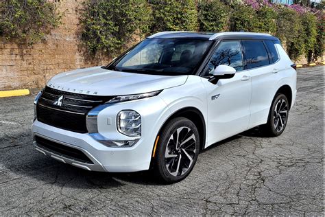 2023 Mitsubishi Outlander PHEV real-world range test - Reviews | Driving