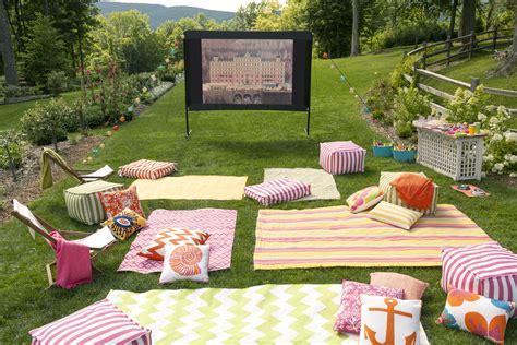 10 Outdoor Party Themes for Spring and Summer | Summer outdoor party ...