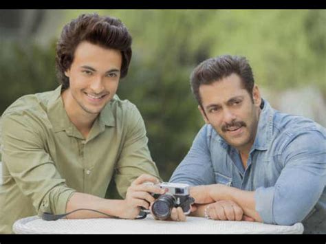 Salman Khan confirms launching Aayush Sharma under his home production - Filmibeat