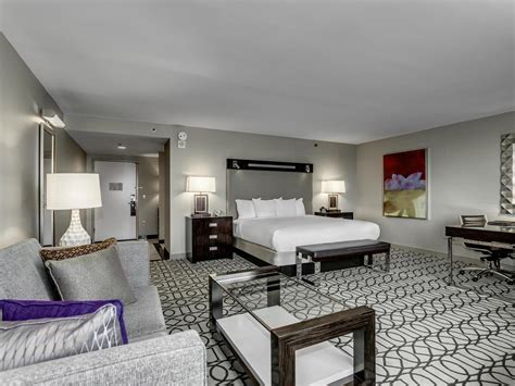 Hilton Columbus at Easton Hotel in Columbus (OH) - Room Deals, Photos & Reviews