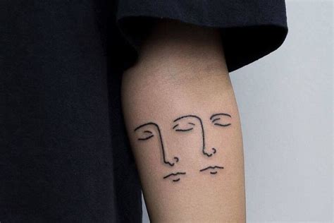 50+ Minimalist Tattoo Ideas That Prove Less is More – Man of Many Tattoo Uk, Poke Tattoo, Arm ...