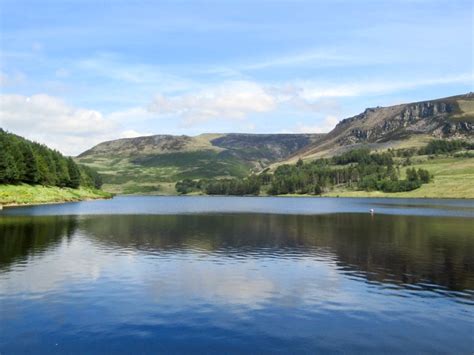 Dovestone Reservoir And Saddleworth Moor: Hiking In The North Peak ...