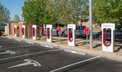 Tesla opens Supercharger stations in Goulburn and Wodonga : RenewEconomy