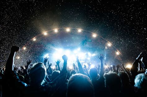 🔥 [40+] Concert Crowd Wallpapers | WallpaperSafari