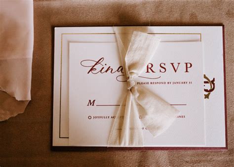 What You Should Know About RSVP Etiquette - Hummingbird Wedding Advice