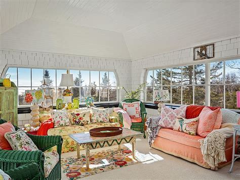 john-travolta-kelly-preston-islesboro-maine-house-for-sale-chintz-sun-room-garden-wicker - The ...