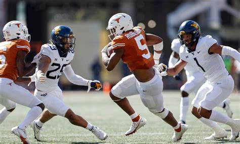 Bijan Robinson: Top 10 moments of his freshman campaign for Texas